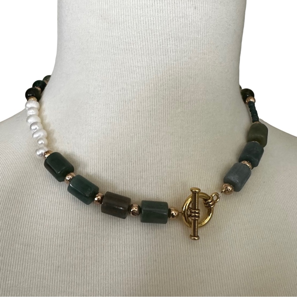 Necklace Semi precious stones freshwater pearls glass beaded handmade choker